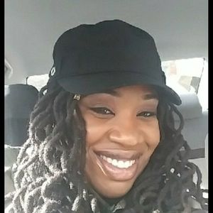 Meet your Posher, Latonya